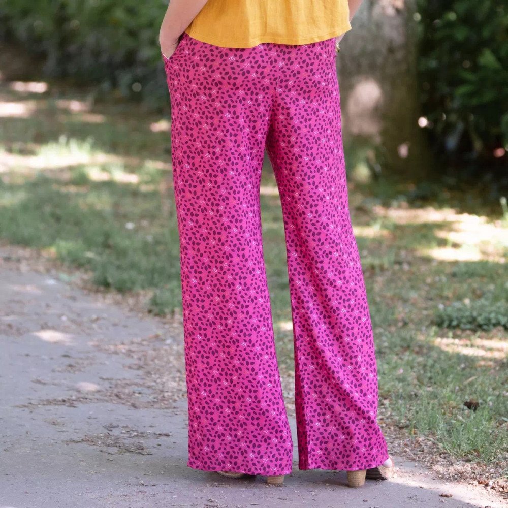 Pantalon fluide Asia motif pétales rose