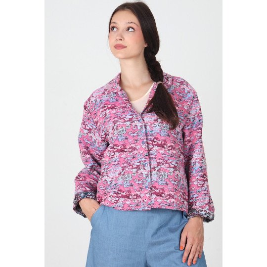 Veste courte femme en jacquard rose Gabrielle, vue de face.