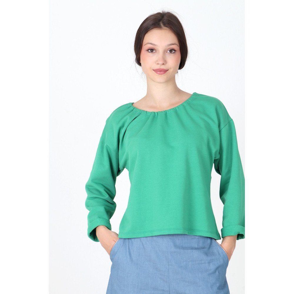 Sweat femme vert prairie Billie porté de face.