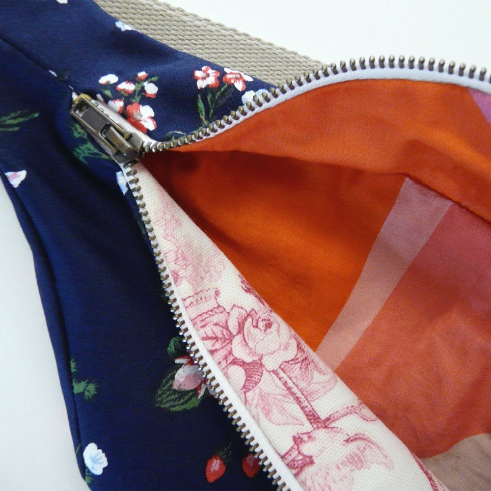 Sac banane Fanny Roseraie Marine à motif floral upcyclé détail doublure imprimée