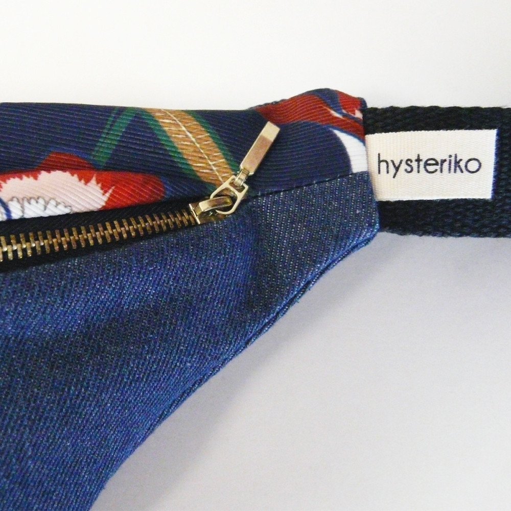 Détail du zip métallique, du denim et du tissu Jardin Ottoman de la banane