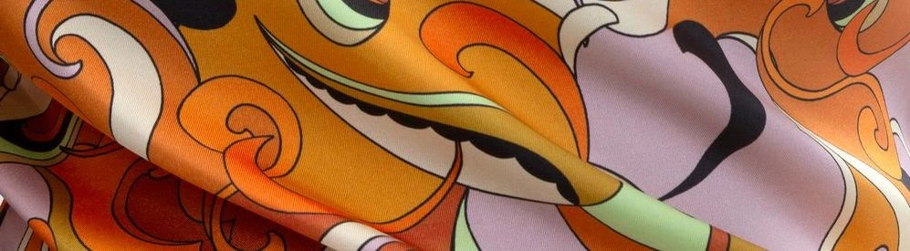 Détail d’un tissu coloré utilisé dans les créations Hysteriko